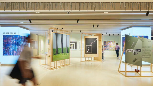 화가들은 무슨 책을 읽을까? 교보아트스페이스 <넘기고, 펼치는:픽션들> 전시