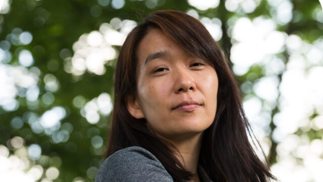 한강 작가, 한국인 최초 노벨문학상 수상! 그 뒤에 숨은 공신은?