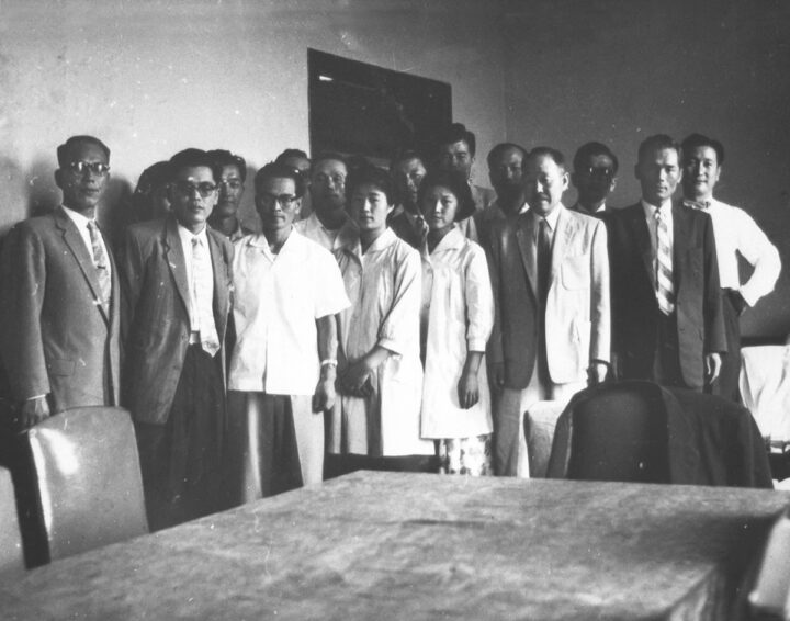 개업식 기념사진 (1958.08)